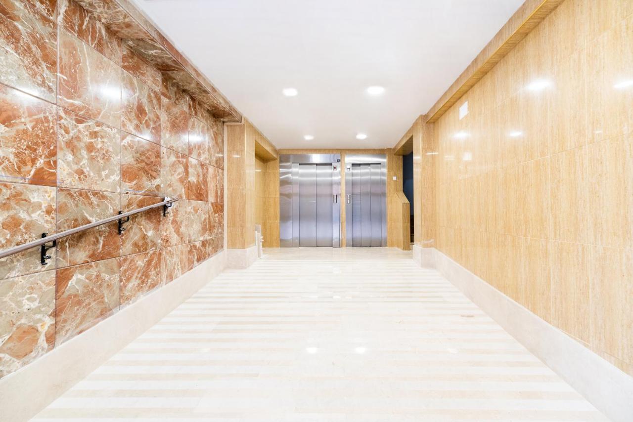 Piso Junto A Parque De Ciencias En * Grenade